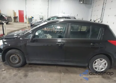 2011 Nissan Versa 1.8S z USA, uszkodzony, nr VIN 3N1BC1CP6BL433359